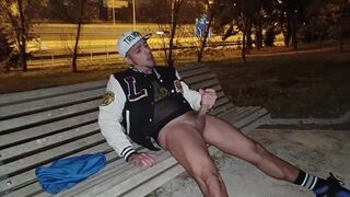 I MASTURBATE OFF AND JISM IN A PARK IN MADRID!!!!