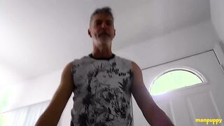 ManPuppy: Huge Richard Lennox got a mischievous surprise from his little ex