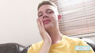 Stellar Platinum-blonde Leon N Fumbles His Fuckpole And Thumbs His Bootie To Jizz!