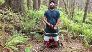 Uncircumcised Wanking in the Trees