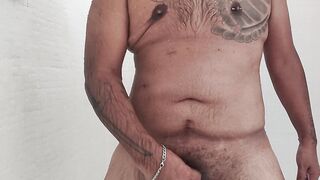 Transman en la ducha, me pongo caliente, erección y corrida