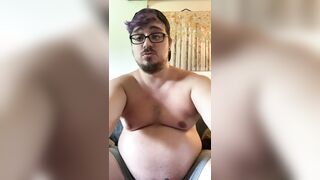 Stoner gamer bloats his meaty stomach