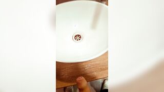 Office gateaway - fast ease in the rest room