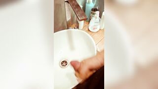 Office gateaway - fast ease in the rest room