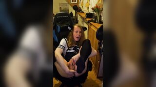 Femboy wants your weenie!