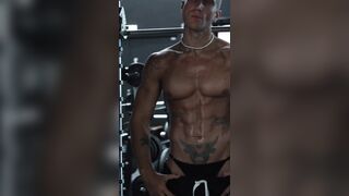 Molten homo in the gym