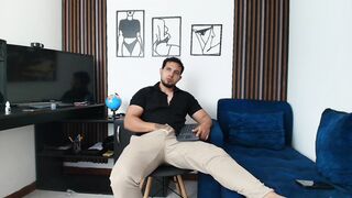 cada vez me calienta mas el jefe