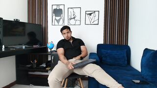 cada vez me calienta mas el jefe