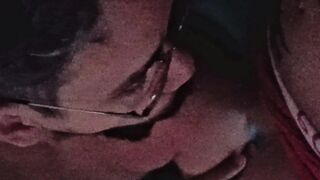 Pus meu papai pra mamar e ele me fez gozar