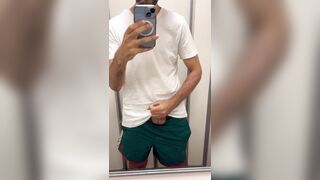 Rischio Tirando Fuori il mio Cazzo Enorme in Ascensore e Vengo Allultimo Piano