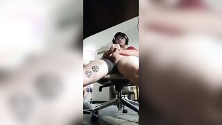 Gamer Masturbating Off and Nutting on the Mic with the Dudes