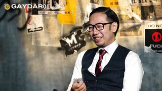 Gay-for-pay Suspended Father Gets Edged by Stud for the Very first Time