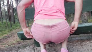 Exhibitionist in rosy clothes disrobed nude in the park and showe bootie