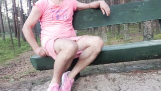 Exhibitionist in rosy clothes disrobed nude in the park and showe bootie