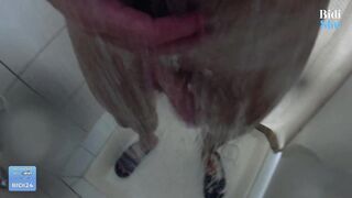 Muscle Guy’s Super-fucking-hot Douche Demonstrate – Super hot Water Dribbles & Luxe Caboose Steals the Gig