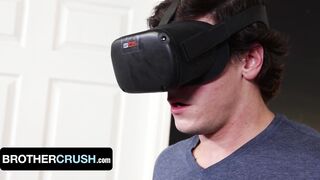 Bro Kick - Twunk Man Myott Hunter Invites His Hefty Bro Dalton Riley For Sizzling VR Three way