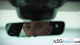 Grizzly with Abjection Fetish Matches With Preceding Hooligan on Dating App