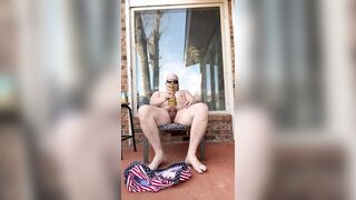 Plump Dude ejaculates in his chubbies