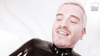 Tatted Axel Abysse Gets Extraordinary Sole Going knuckle deep