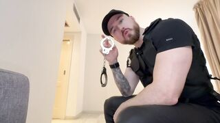 shrunk & culo kneed by good-sized cop