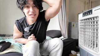 Queer Chinese Stud Demonstrates Off His Pits And Buldge