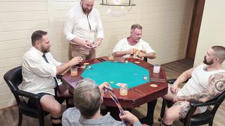 Unwrap Poker Soiree gets outta mitt - HOOK-UP