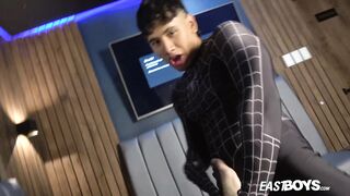 Nau - Audition - Hand job