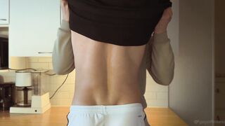 Prompt condom-free shag in the kitchen / TEASER